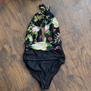 Women’s one piece swim
